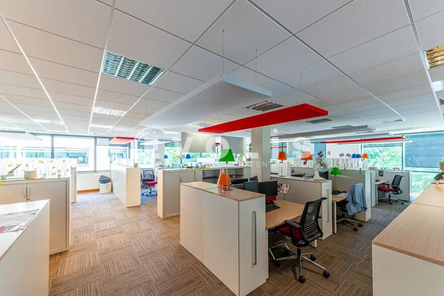 Office in Serris for lease - Interior Photo - Image 1 of 4