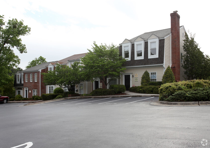 154-200 Mine Lake Ct, Raleigh, NC for lease - Primary Photo - Image 1 of 10