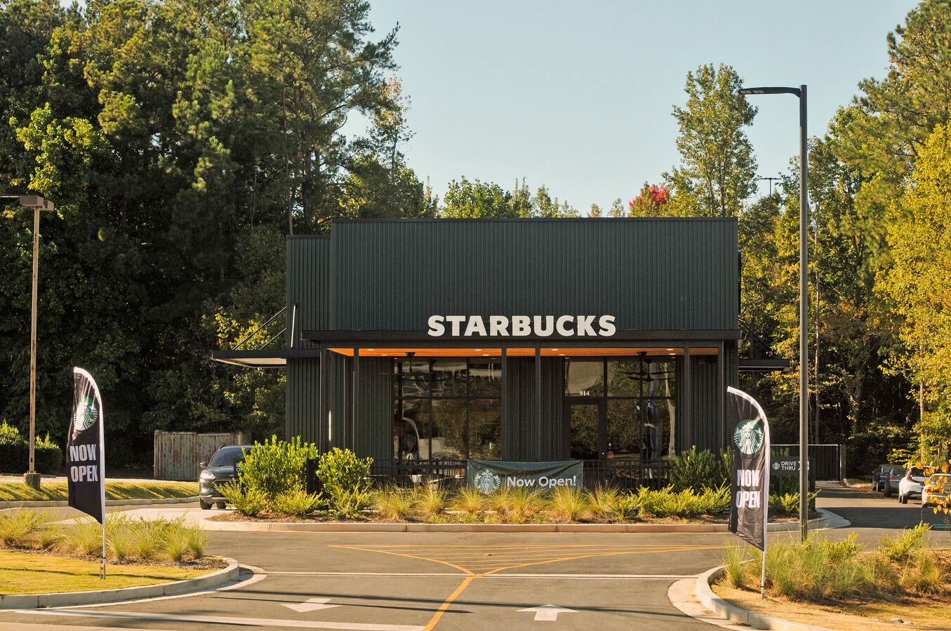 914 E Main St, Laurens, SC 29360 Starbucks