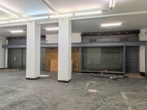 Retail in Barcelona, Barcelona for lease Interior Photo- Image 2 of 4