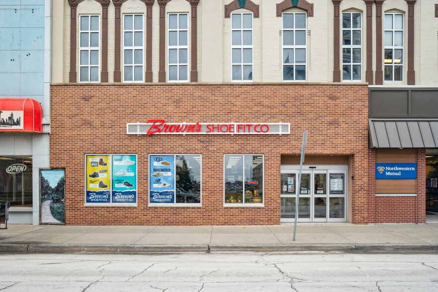 10 E Main St, Marshalltown, IA for sale - Primary Photo - Image 1 of 47