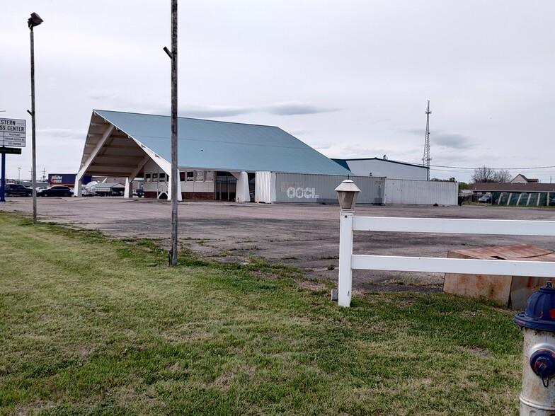 2910 W US Highway 50, Emporia, KS for sale - Building Photo - Image 1 of 1