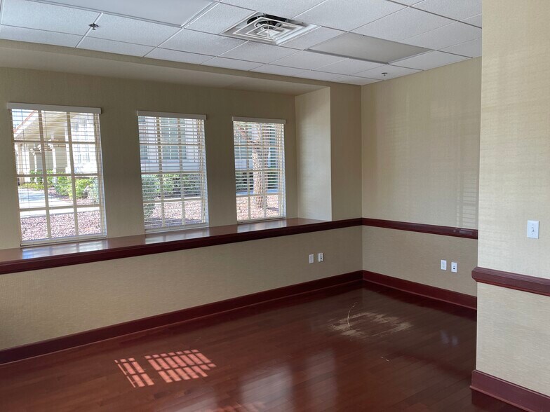 3191 E Warm Springs Rd, Las Vegas, NV 89120 Bldg 13Longford Plaza II