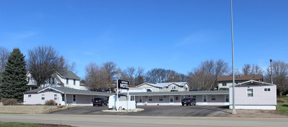 812 E 5th St, Canton, SD for sale - Primary Photo - Image 1 of 1