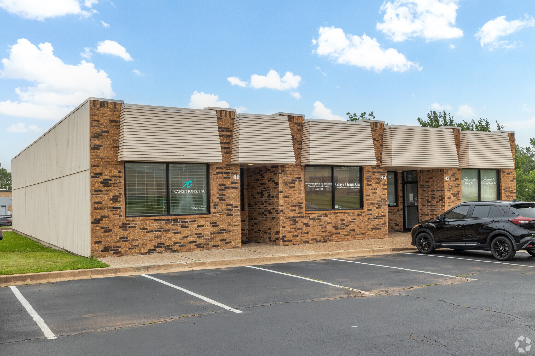 Suite 31 & 33 Portfolio portfolio of 2 properties for sale on LoopNet.com Primary Photo- Image 1 of 2