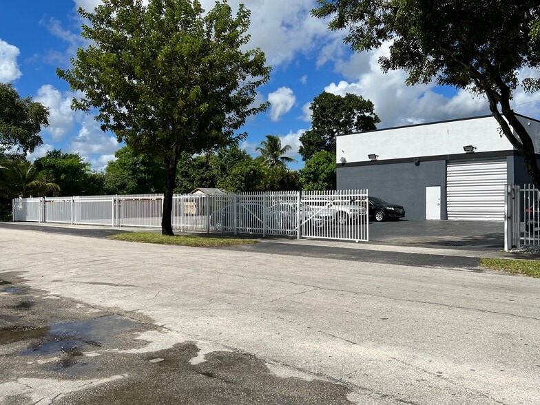 6009 Dawson St, Hollywood, FL for lease - Building Photo - Image 1 of 18