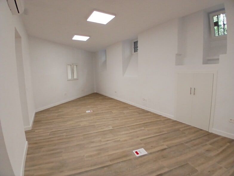 Office in Madrid, Madrid for lease - Building Photo - Image 1 of 9