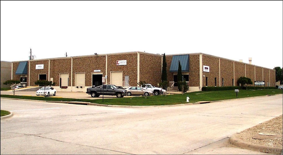 4101-4103 Lindbergh Dr, Addison, TX for lease - Building Photo - Image 2 of 9