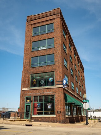 More details for 100 Main St, Dubuque, IA - Flex for Sale