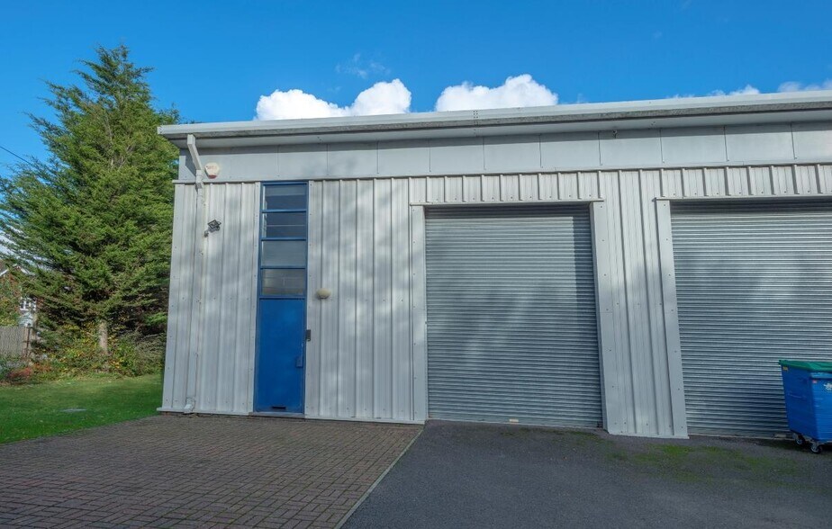 Combe Ln, Wormley for sale - Building Photo - Image 1 of 1