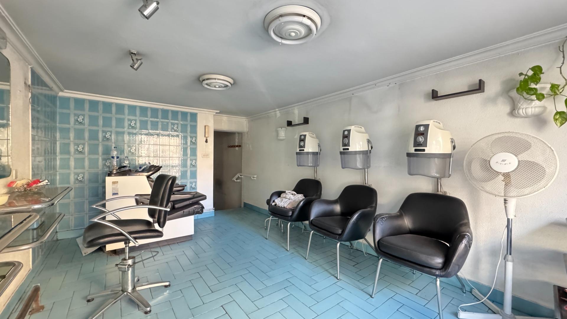 Retail in Vigo, Pontevedra for sale Interior Photo- Image 1 of 7