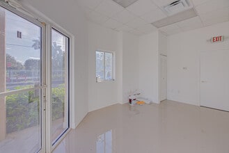 3300 NW 112th Ave, Miami, FL for lease Lobby- Image 2 of 14