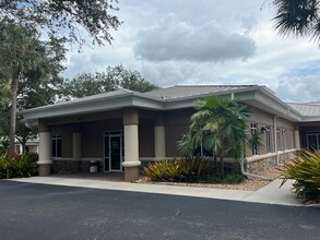 9415-9423 Town Center Pky, Bradenton, FL for lease Building Photo- Image 2 of 6