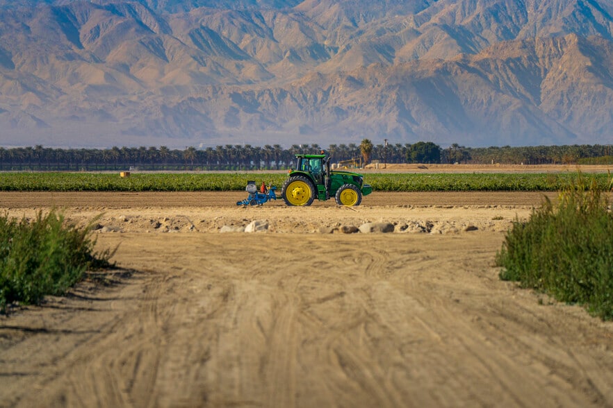 637.29 AC Seven Farmground Ranches portfolio of 7 properties for sale on LoopNet.com - Building Photo - Image 2 of 8