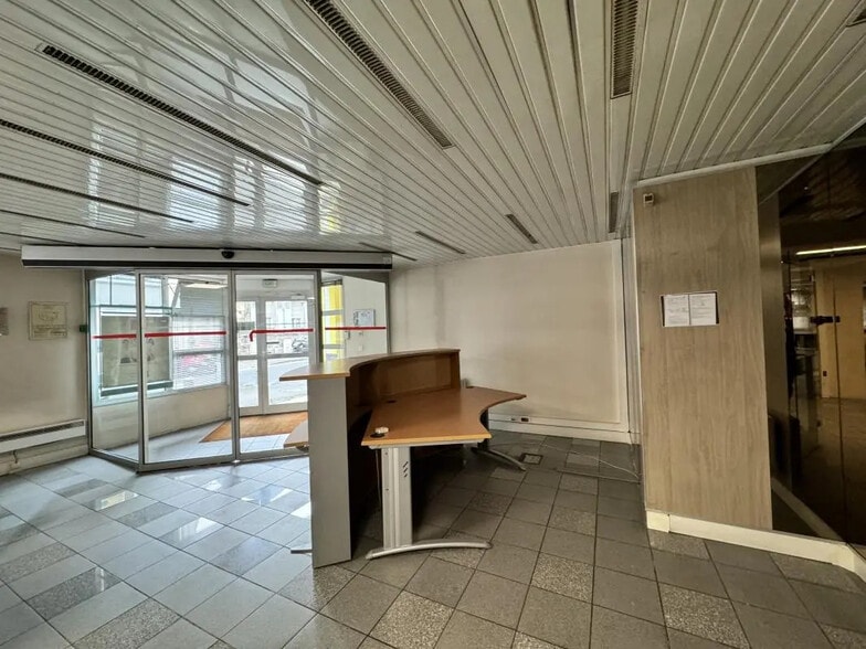 Office in Ivry-sur-Seine for lease - Interior Photo - Image 3 of 13
