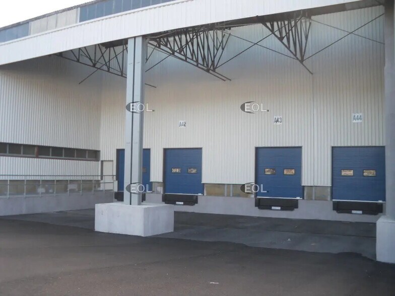 Industrial in Nîmes for lease - Building Photo - Image 1 of 1