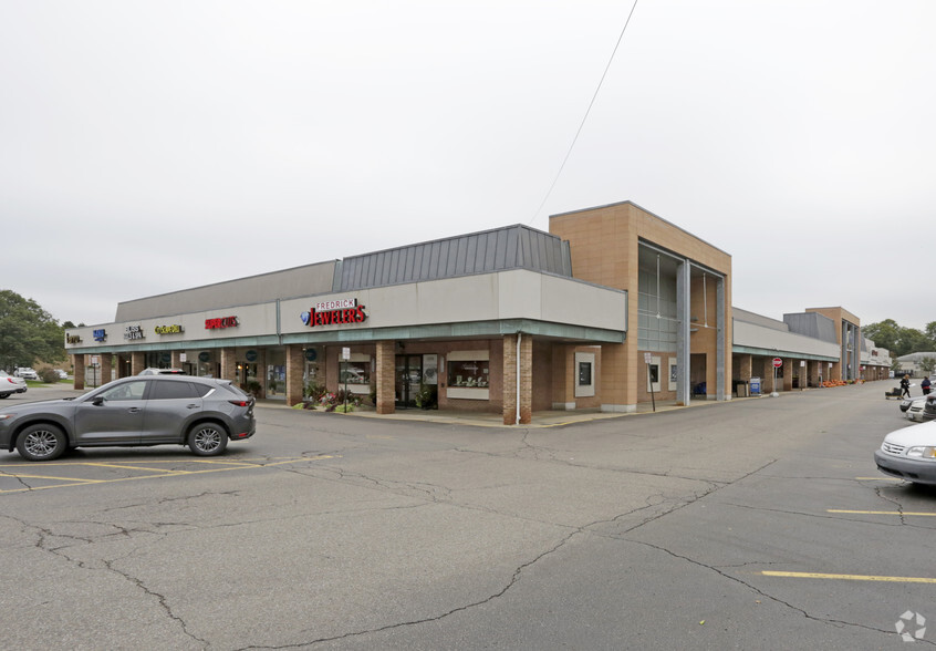 4075-4107 Telegraph Road, Bloomfield Hills, MI for lease - Building Photo - Image 3 of 4