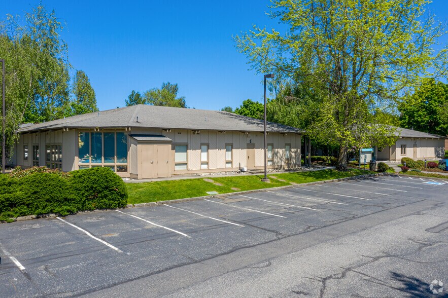 12911 120th Ave NE, Kirkland, WA for lease - Primary Photo - Image 1 of 16