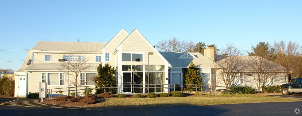 5782-5784 Post Rd, East Greenwich, RI for sale - Primary Photo - Image 1 of 1