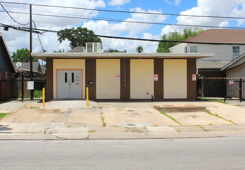 5731 Dwinnell St, Houston, TX for sale - Building Photo - Image 2 of 11