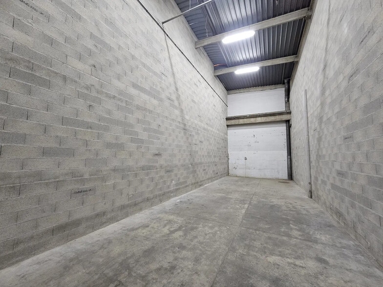 Flex in Le Plessis-Trévise for lease - Interior Photo - Image 3 of 7