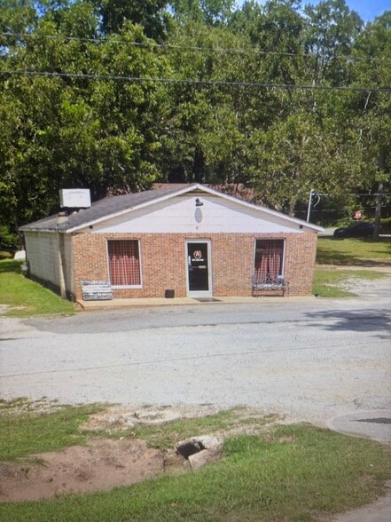 302 W Broad St, Iva, SC for lease - Primary Photo - Image 1 of 16