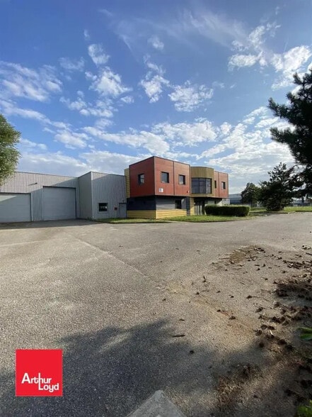 Flex in Vernouillet for lease - Building Photo - Image 1 of 5