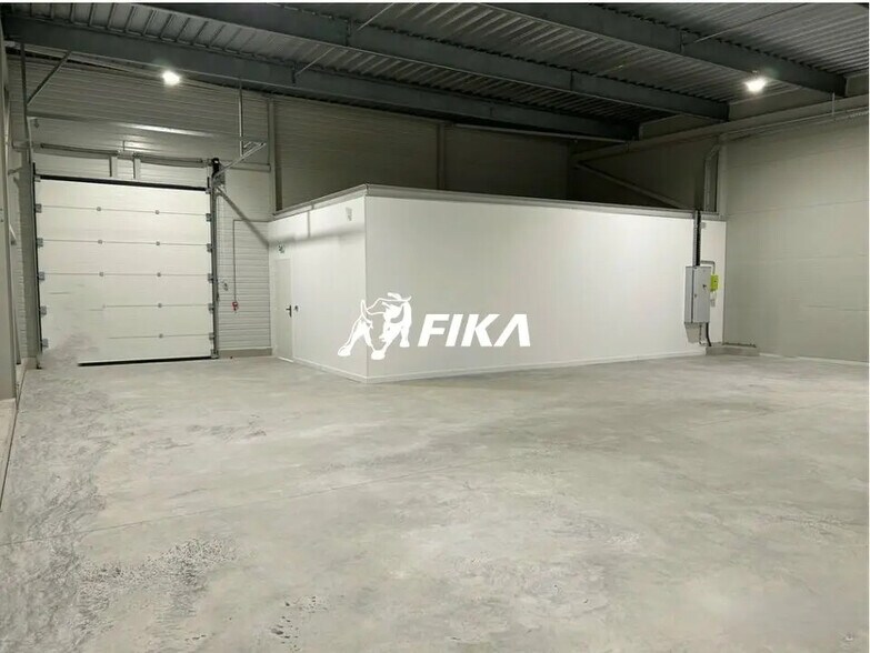 Flex in Sainte-Foy-d'Aigrefeuille for lease - Interior Photo - Image 2 of 9