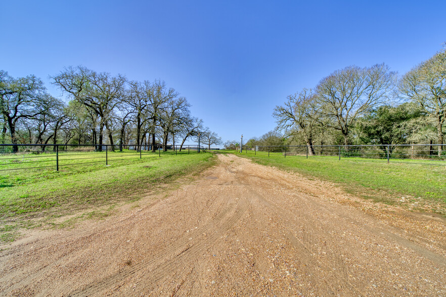 8370 County Road 150, Somerville, TX for sale - Primary Photo - Image 1 of 63