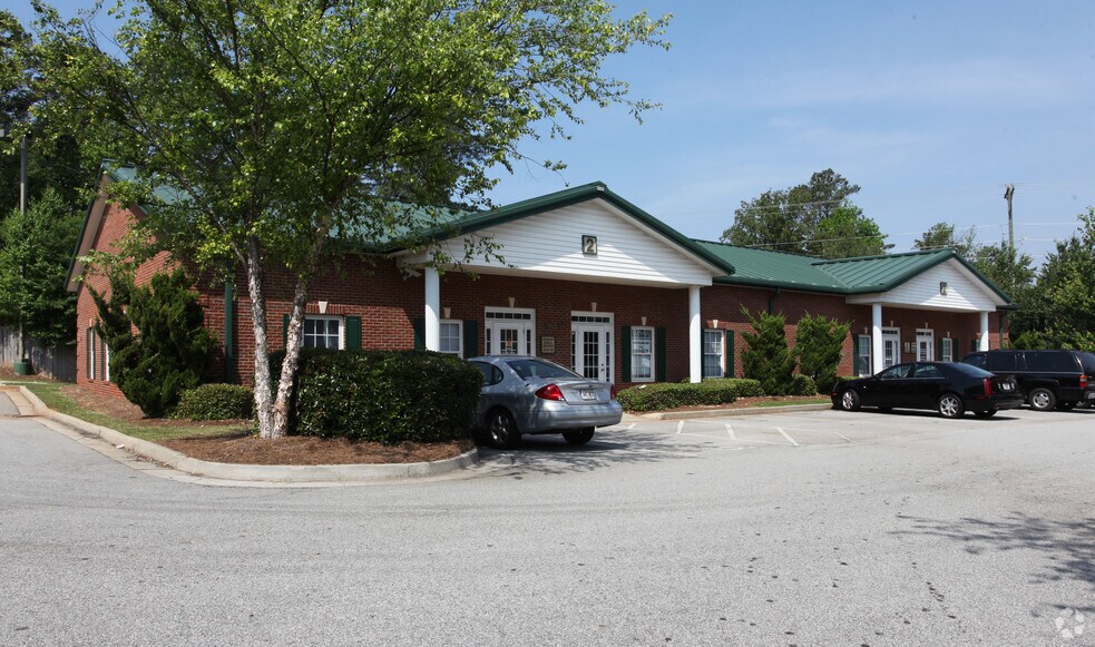 3100 Five Forks Trickum Rd Sw Lilburn Ga 30047 Loopnet Com
