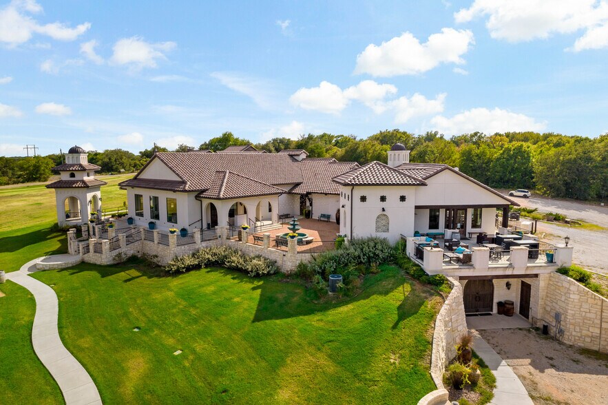 399 Vineyard Ln, Springtown, TX for sale - Primary Photo - Image 1 of 1