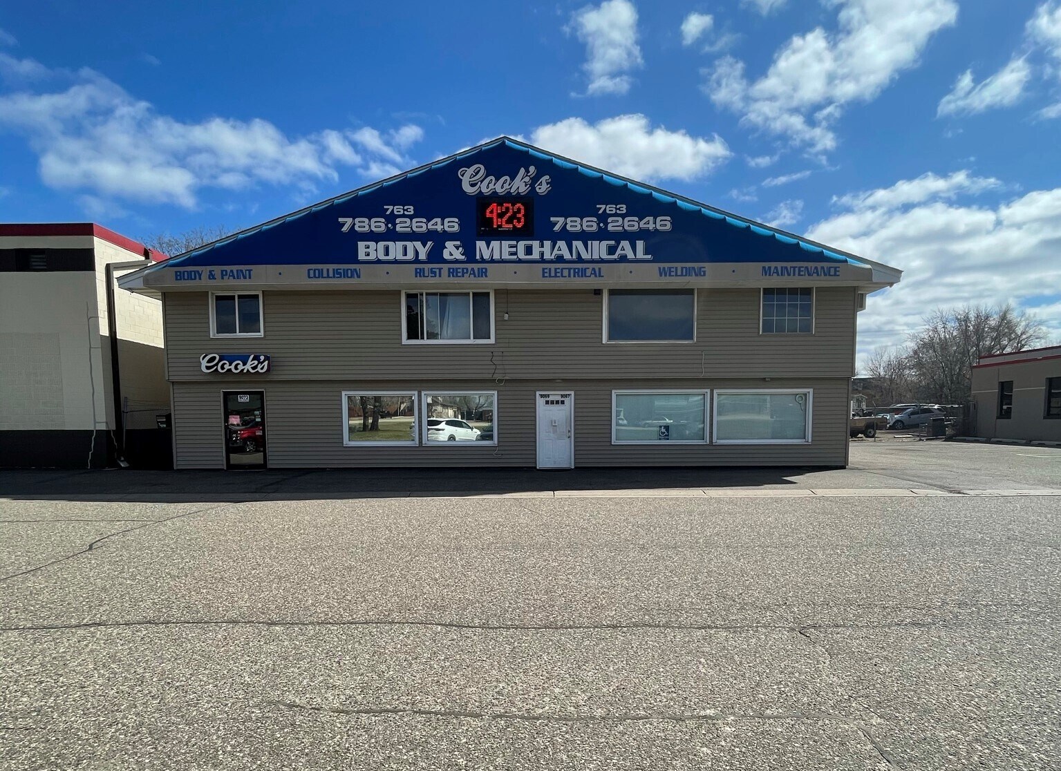 9073 Lake Dr, Circle Pines, MN for sale Building Photo- Image 1 of 1