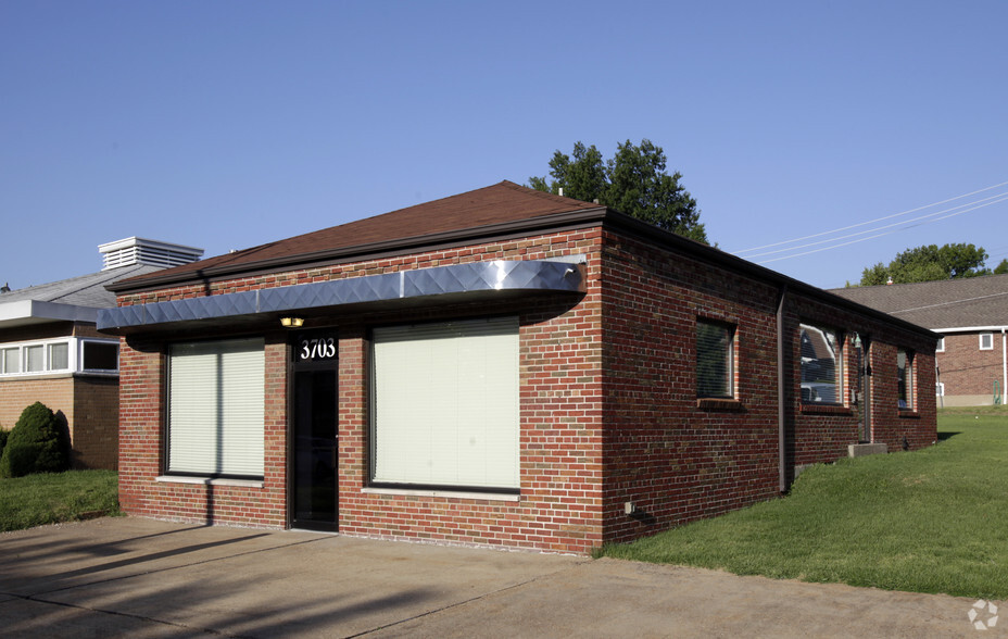 3703 Watson Rd, Saint Louis, MO for sale - Primary Photo - Image 1 of 1