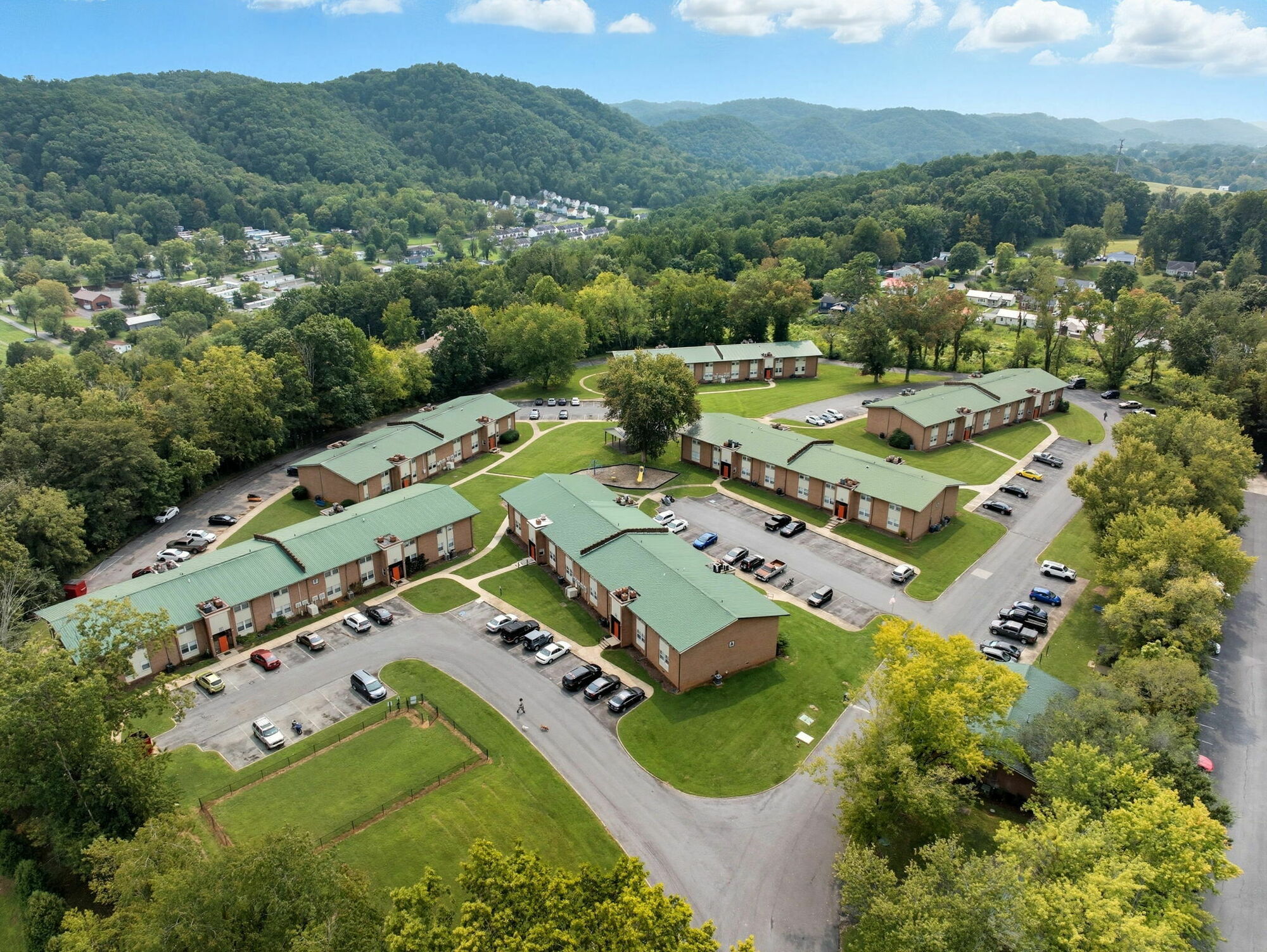 197 Units - Kingsport & Bristol portfolio of 2 properties for sale on LoopNet.com Building Photo- Image 1 of 23