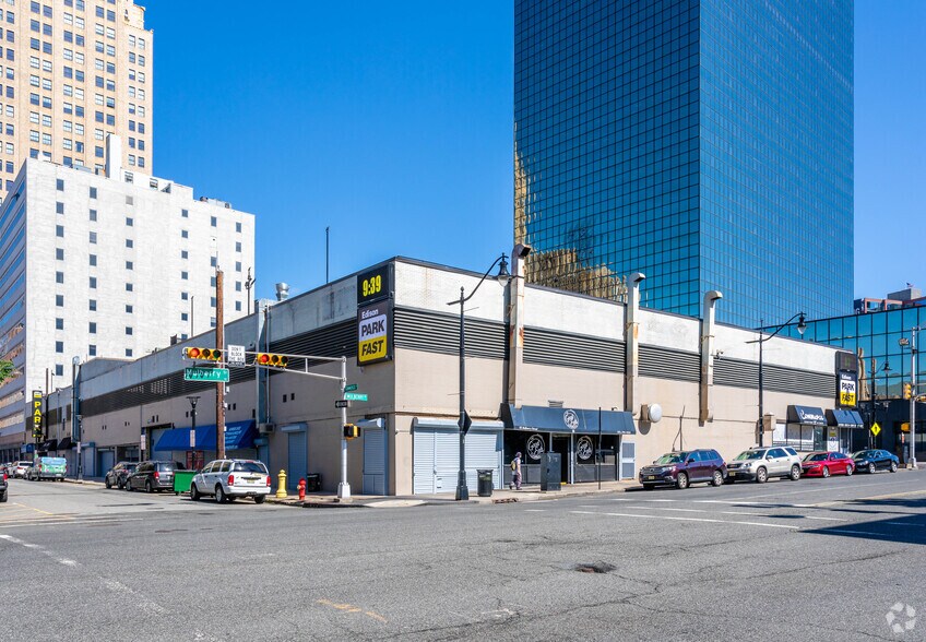 10 Commerce Ct, Newark, NJ for lease - Building Photo - Image 1 of 7