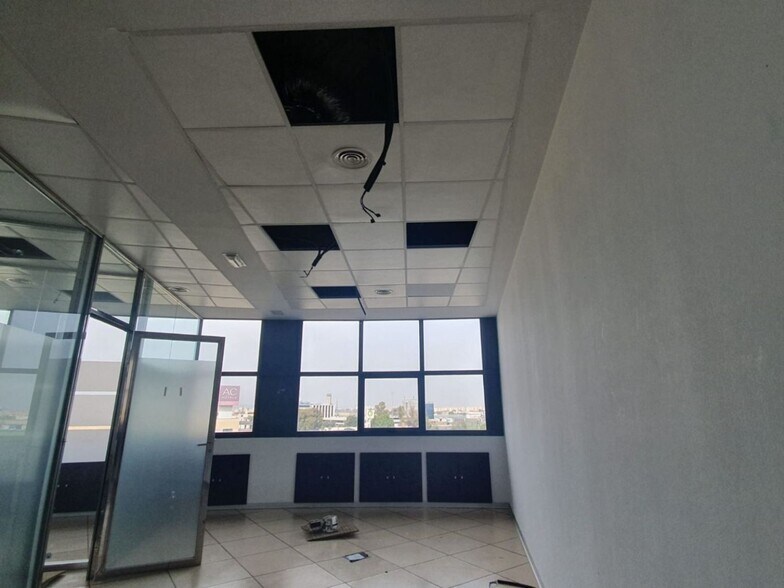 Office in SEVILLA for lease - Building Photo - Image 1 of 10