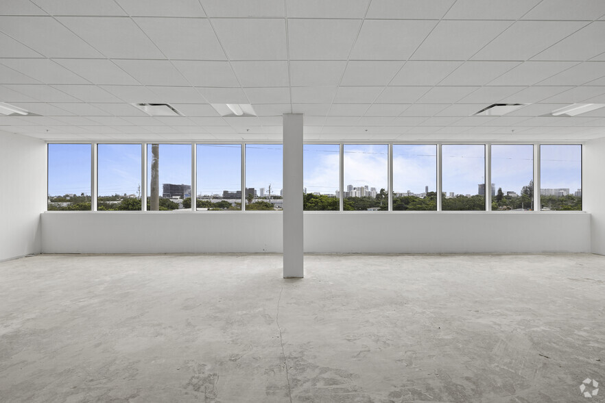 504-512 NW 1st Ave, Hallandale Beach, FL for lease - Interior Photo - Image 3 of 20