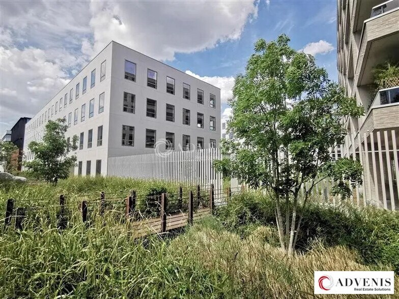 Office in Lille for lease - Building Photo - Image 1 of 8