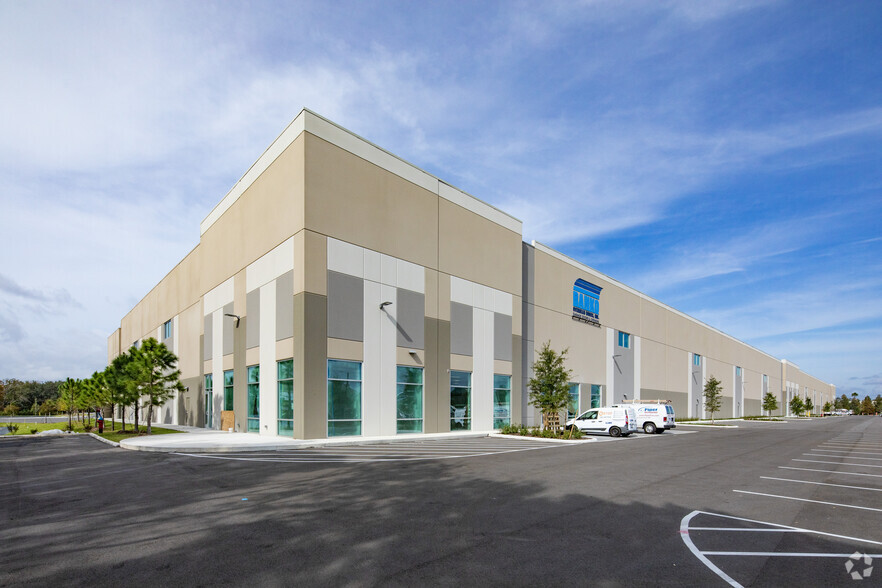 5416 Sligh, Tampa, FL for lease - Building Photo - Image 2 of 9