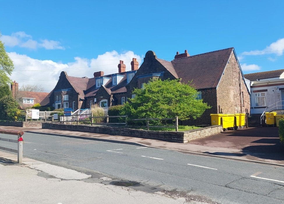 27 Grove Rd, Lydney for sale Primary Photo- Image 1 of 2