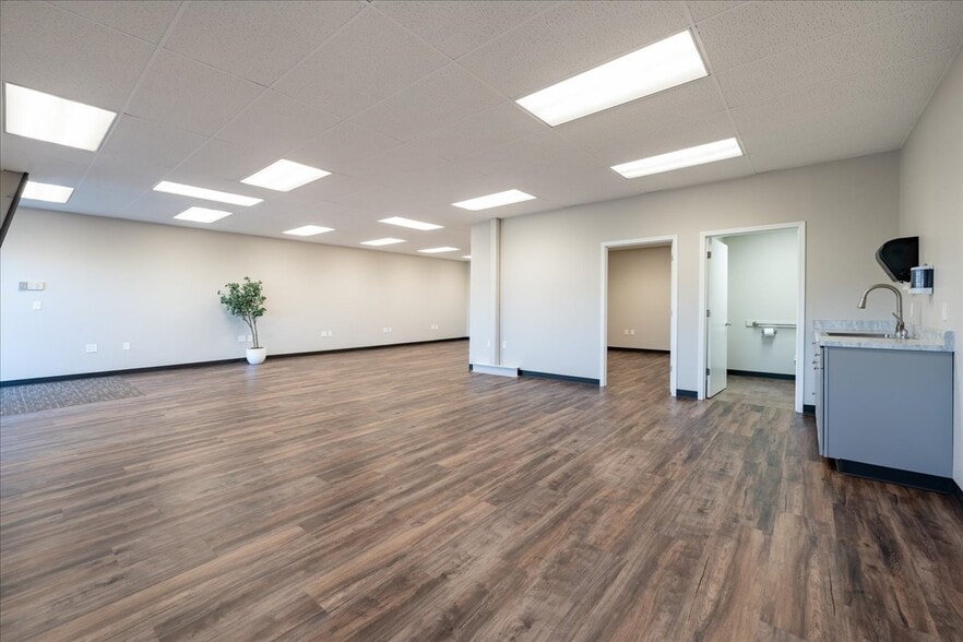 2151 Van Horn Rd, Fairbanks, AK for lease - Building Photo - Image 3 of 44