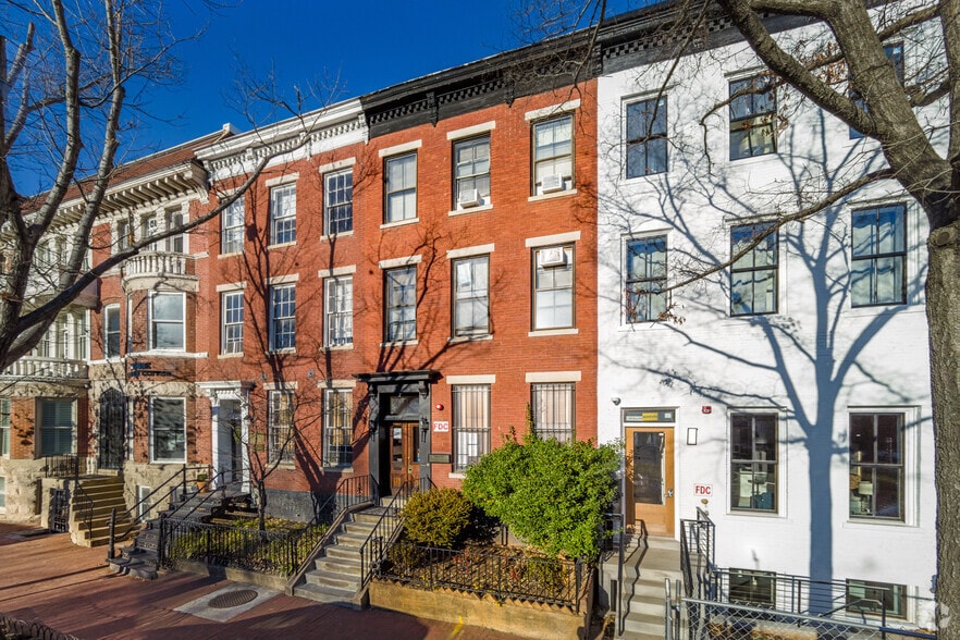 1010 Pennsylvania Ave SE, Washington, DC for sale - Primary Photo - Image 1 of 13