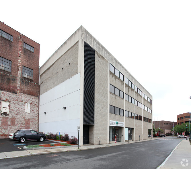 212 MAIN St, New Britain, CT for lease - Building Photo - Image 2 of 6