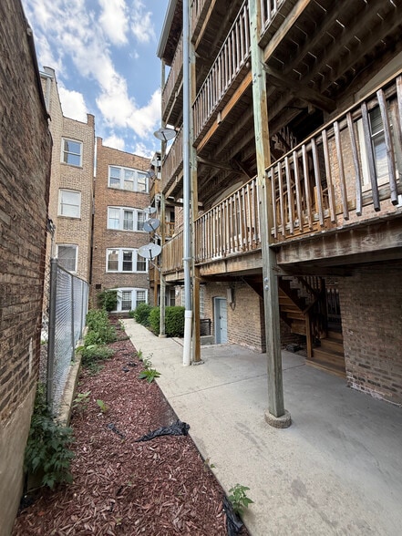 1901 W Garfield Blvd, Chicago, IL for sale - Building Photo - Image 3 of 8