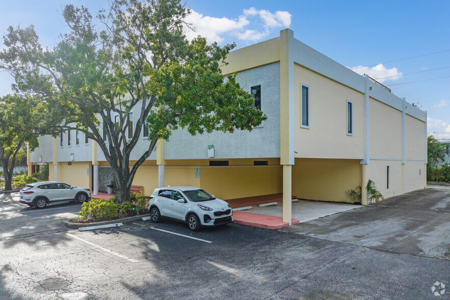 572 E Mcnab Rd, Pompano Beach, FL for lease - Building Photo - Image 1 of 11