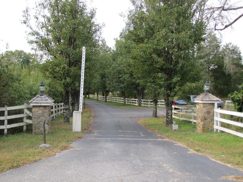 4000 Old Lexington Rd, Winston-Salem, NC for sale - Building Photo - Image 1 of 1