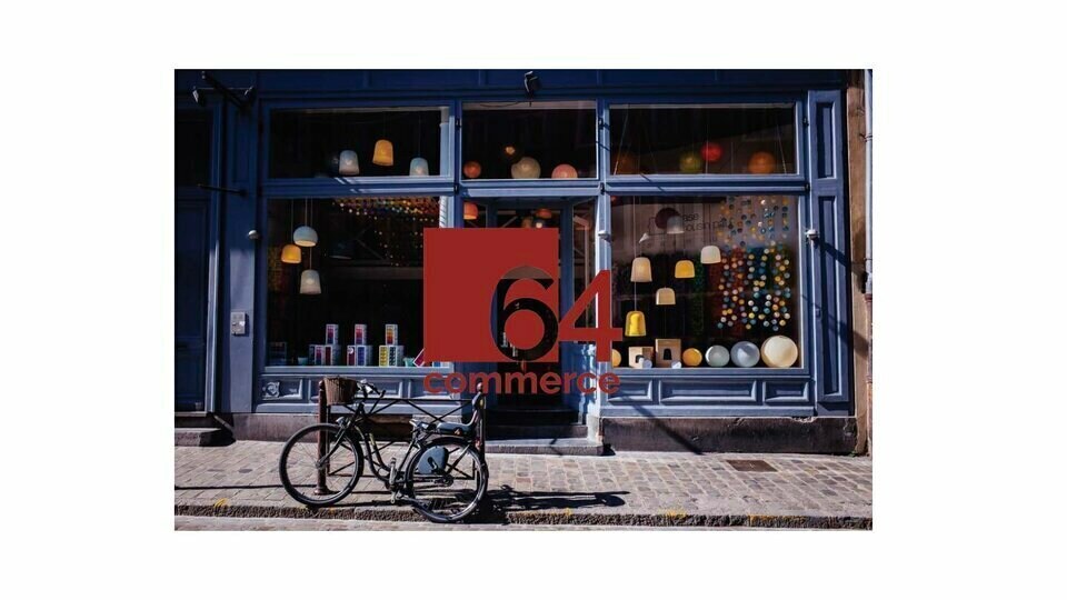 Retail in Bordeaux for lease - Building Photo - Image 1 of 3