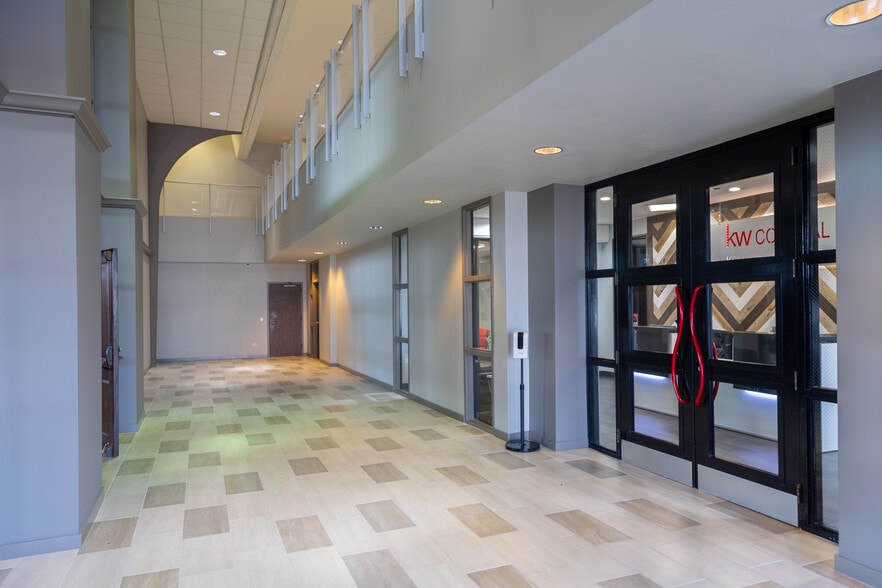 4215 S Staples St, Corpus Christi, TX for lease - Interior Photo - Image 1 of 8