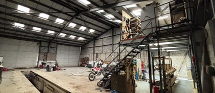 Longcliffe, Matlock for lease Interior Photo- Image 1 of 1