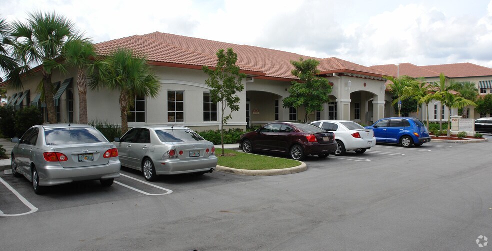 5561 N University Dr, Coral Springs, FL for sale - Primary Photo - Image 1 of 1